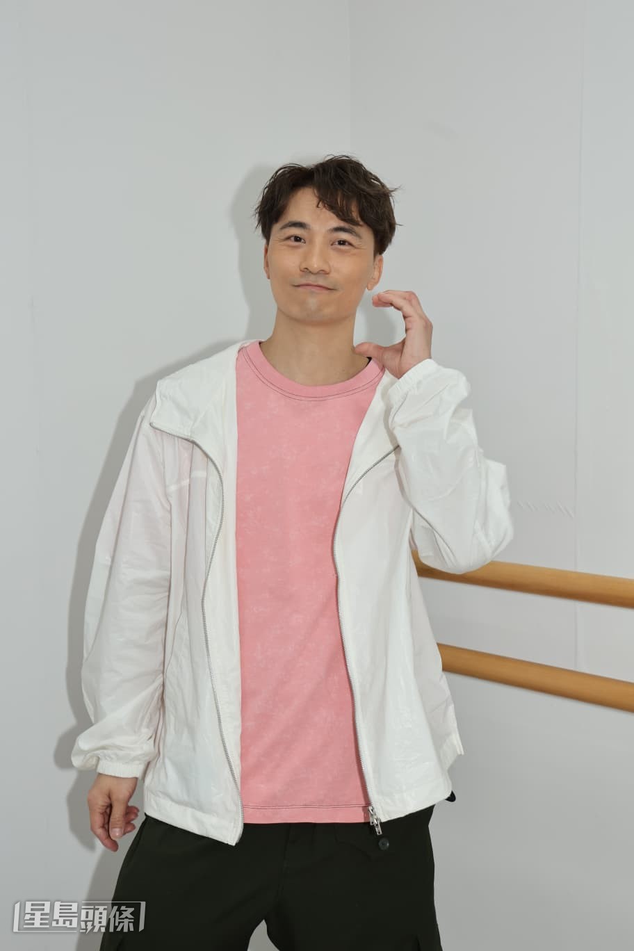 黃劍文身形明顯健碩了。 黃劍文身形明顯健碩了。