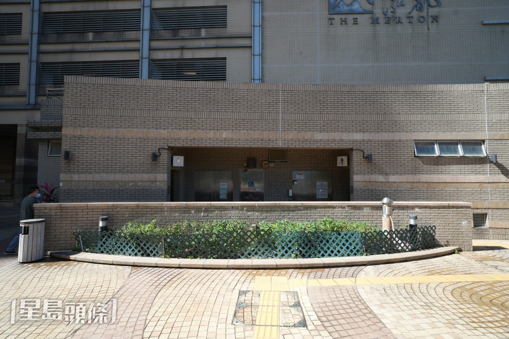吉席街公廁被評為最急待改善公廁之一。劉駿軒攝 吉席街公廁被評為最急待改善公廁之一。劉駿軒攝