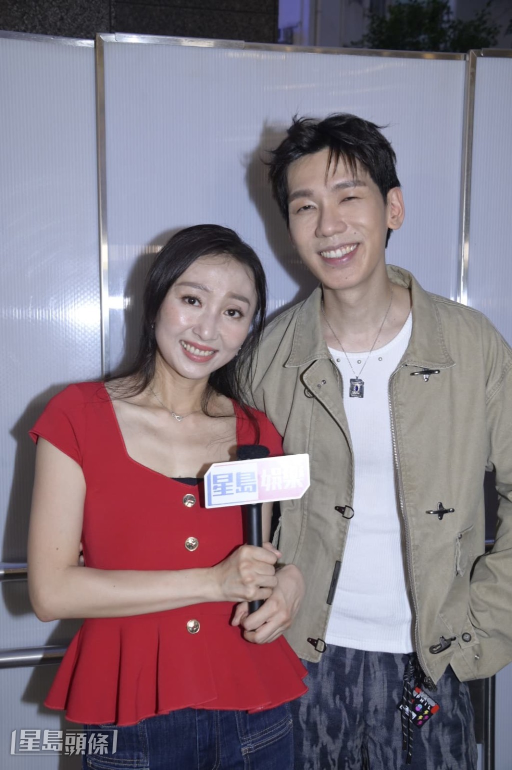 林奕匡(Phil)跟太太李靄璣今日(24日)出席Youtube Music Night音樂盛會。 林奕匡(Phil)跟太太李靄璣今日(24日)出席Youtube Music Night音樂盛會。