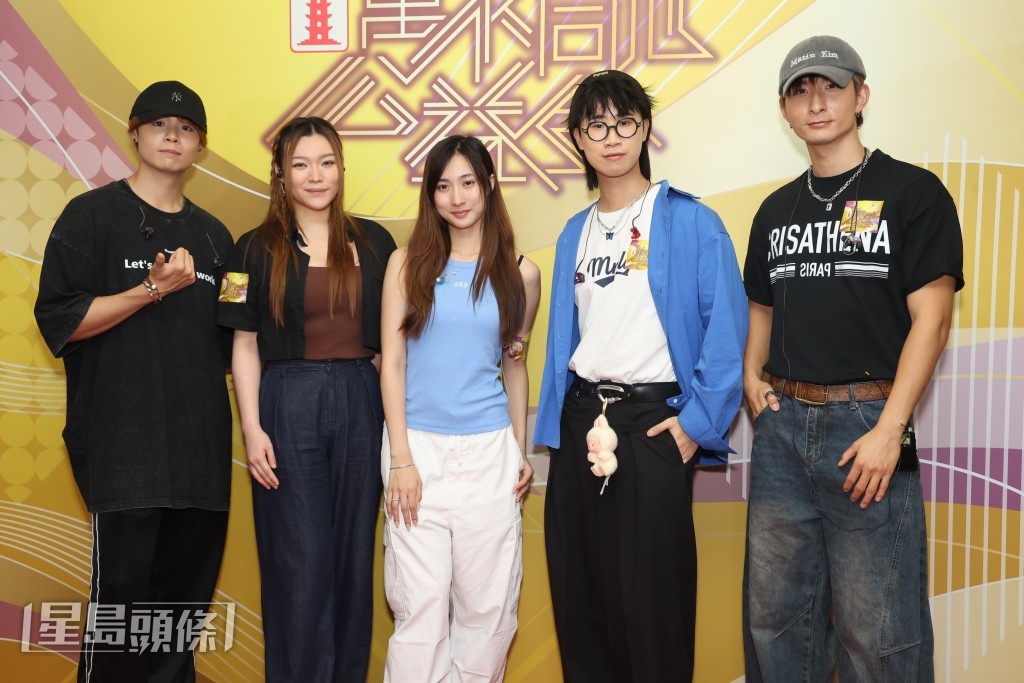 鍾柔美（Yumi）、黃洛妍、冼靖峰、張馳豪和林智樂等，昨日為《萬眾同心公益金》進行綵排。