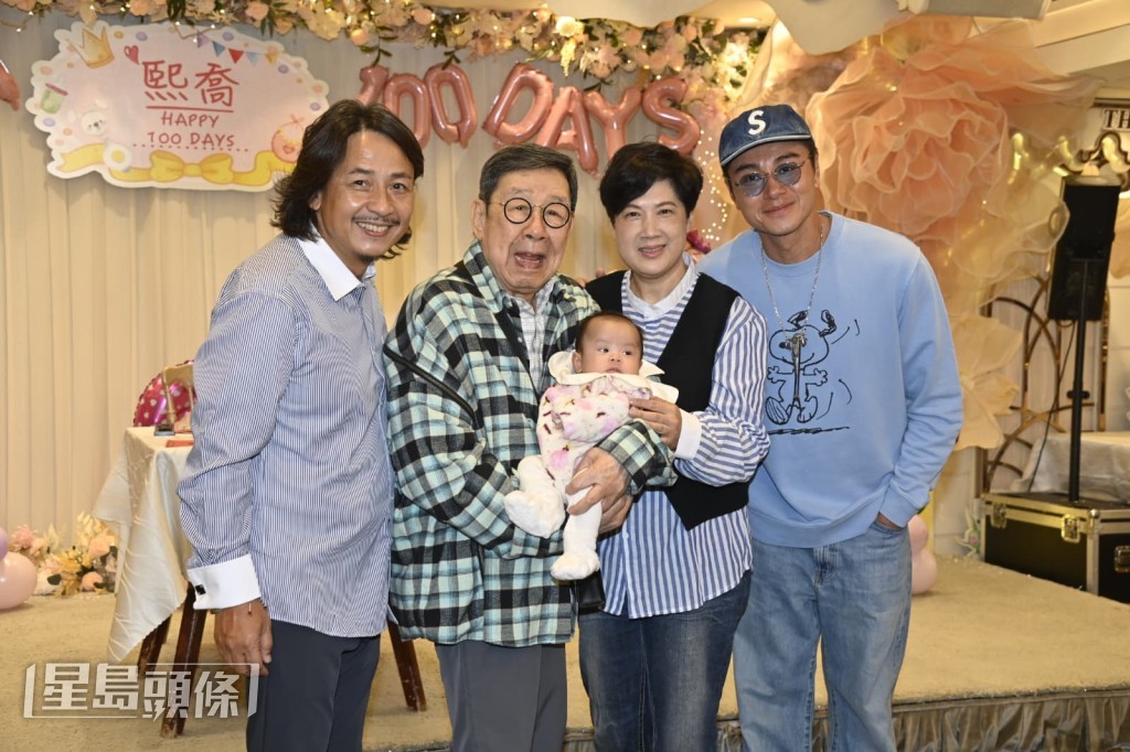 修哥指之前也未見過B女，昨晚是首次。