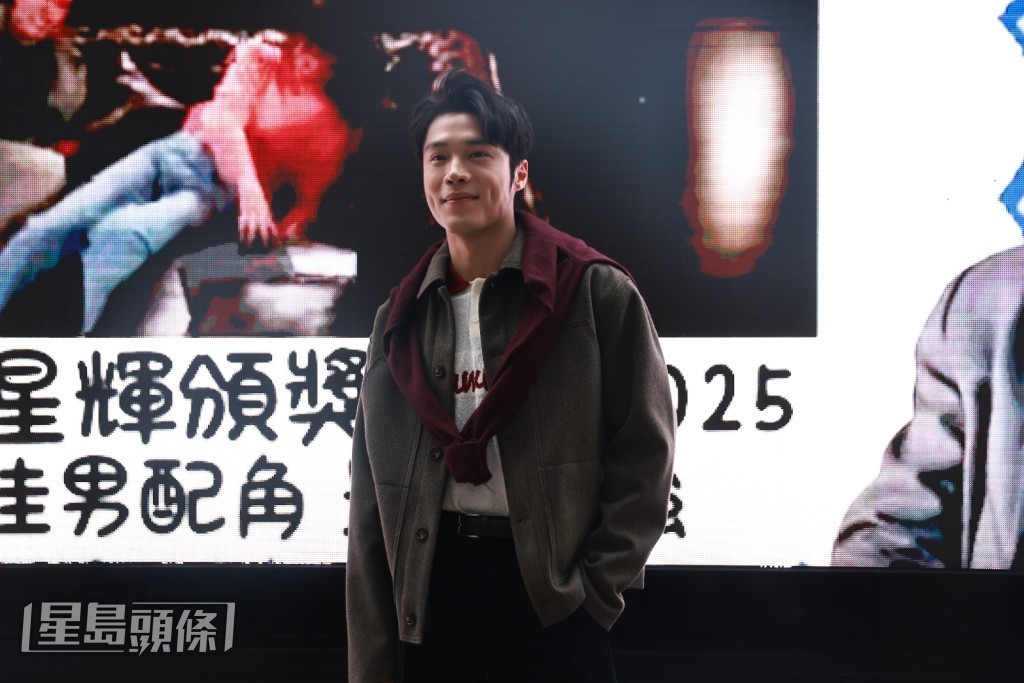 近距離向市民拉票。