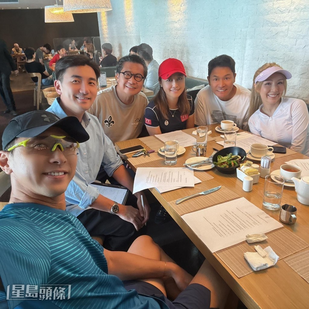 A Team匯聚了一眾熱愛網球的影視界藝人及幕後精英。 A Team匯聚了一眾熱愛網球的影視界藝人及幕後精英。