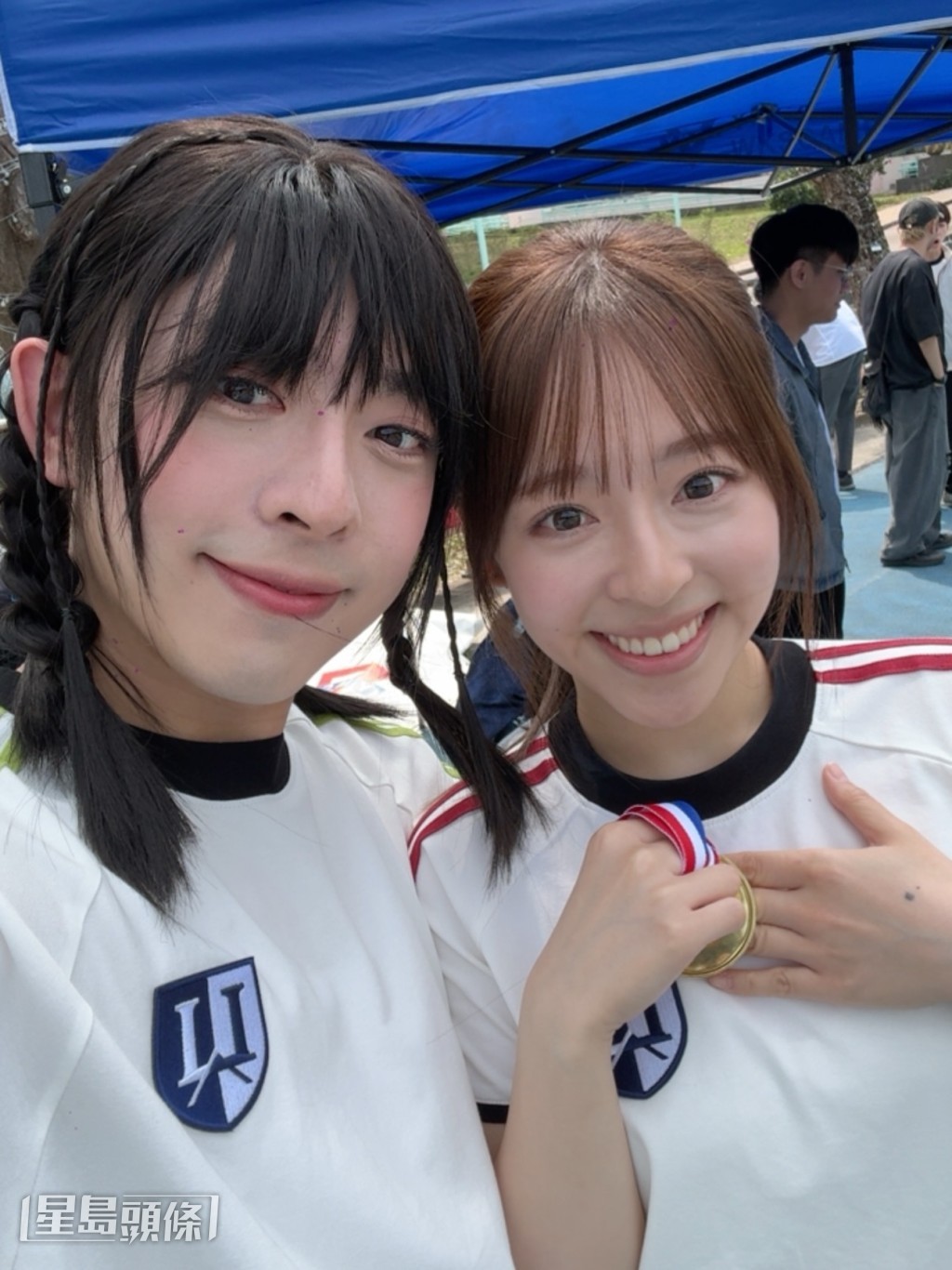問到Edan可會考慮與妹妹「小如豬」和Tiger兄妹檔，四人齊齊合作？Edan笑言可以諗下，亦不抗拒。