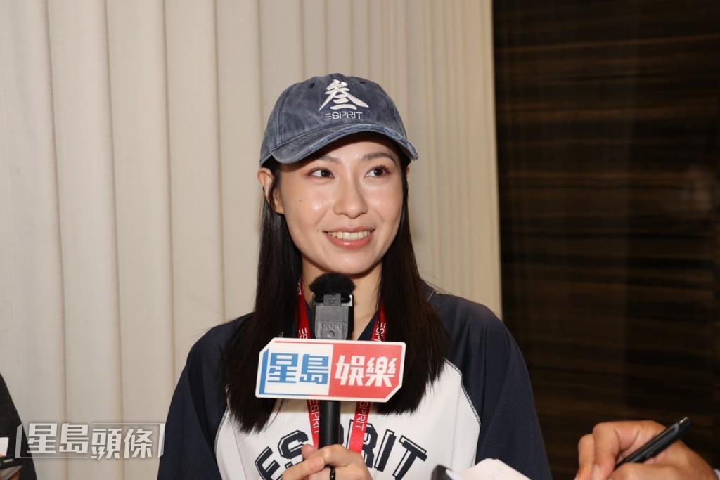 近日网上流出两段蔡蕙琪在中学时期参加歌唱比赛的短片,她表示不敢看。 近日网上流出两段蔡蕙琪在中学时期参加歌唱比赛的短片,她表示不敢看。