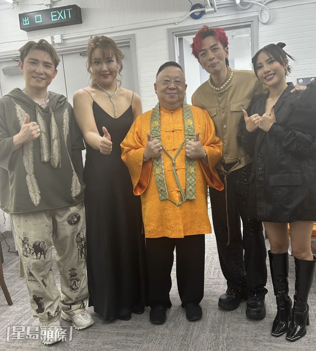 新光黃埔主事人李居明親自到場欣賞四位歌手演唱。
