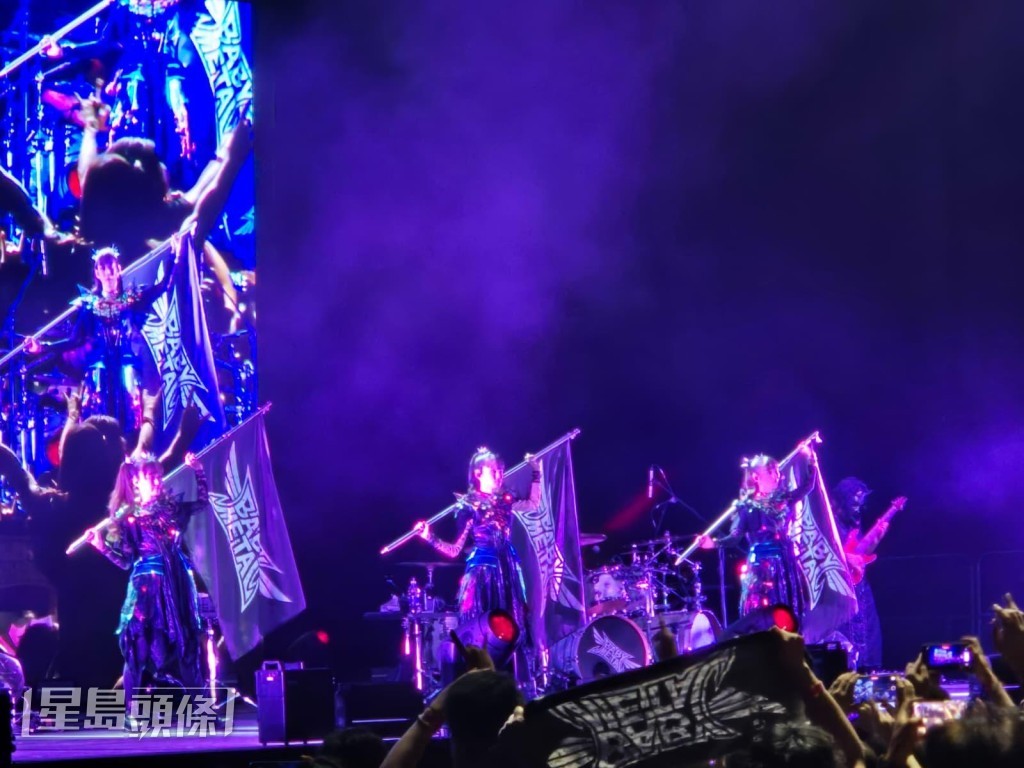 BABYMETAL亞博開show由頭跳到尾 。