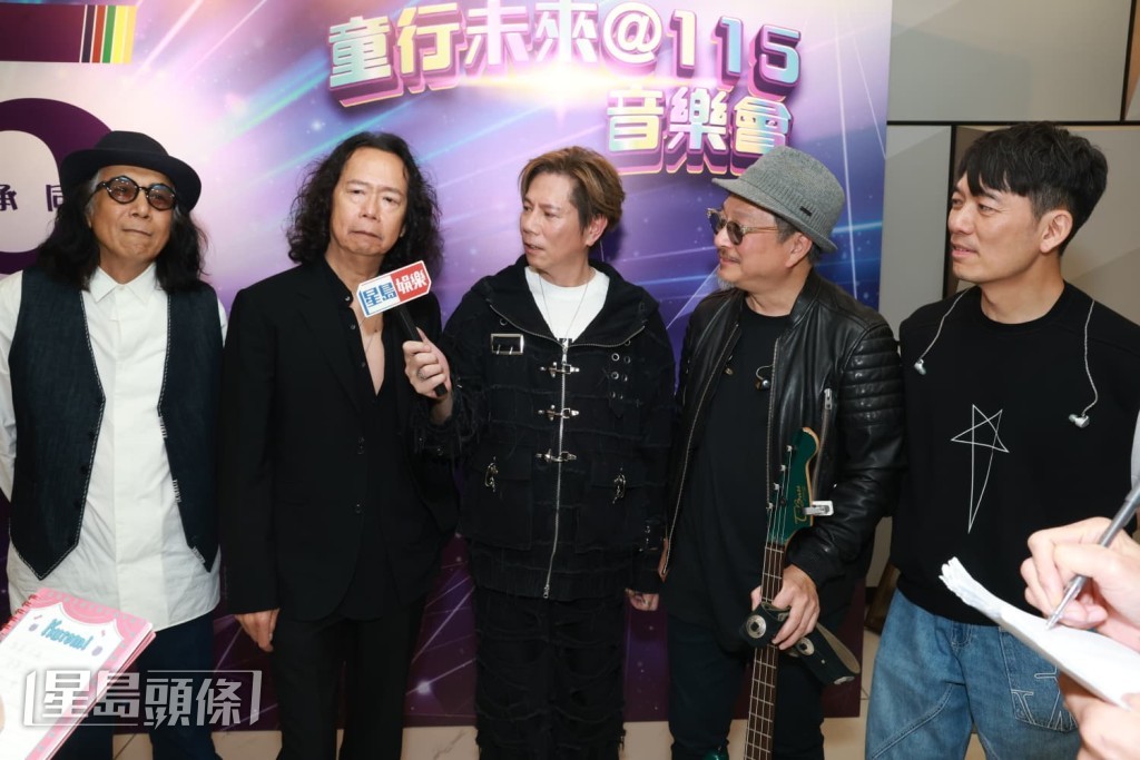 Joey指出上次Ricky獨唱演出有驚喜，所以這次也在所難免要唱歌。