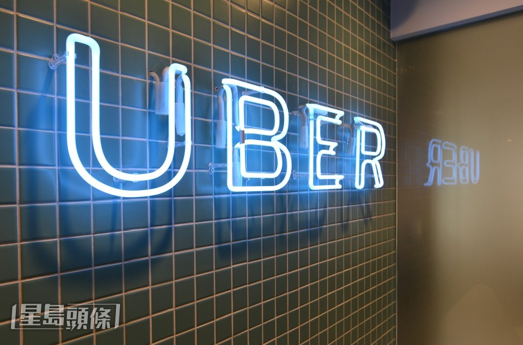 兩名電動車車主因申請「出租車許可證」任Uber司機被運輸署拒絕申請司法覆核。資料圖片 兩名電動車車主因申請「出租車許可證」任Uber司機被運輸署拒絕申請司法覆核。資料圖片