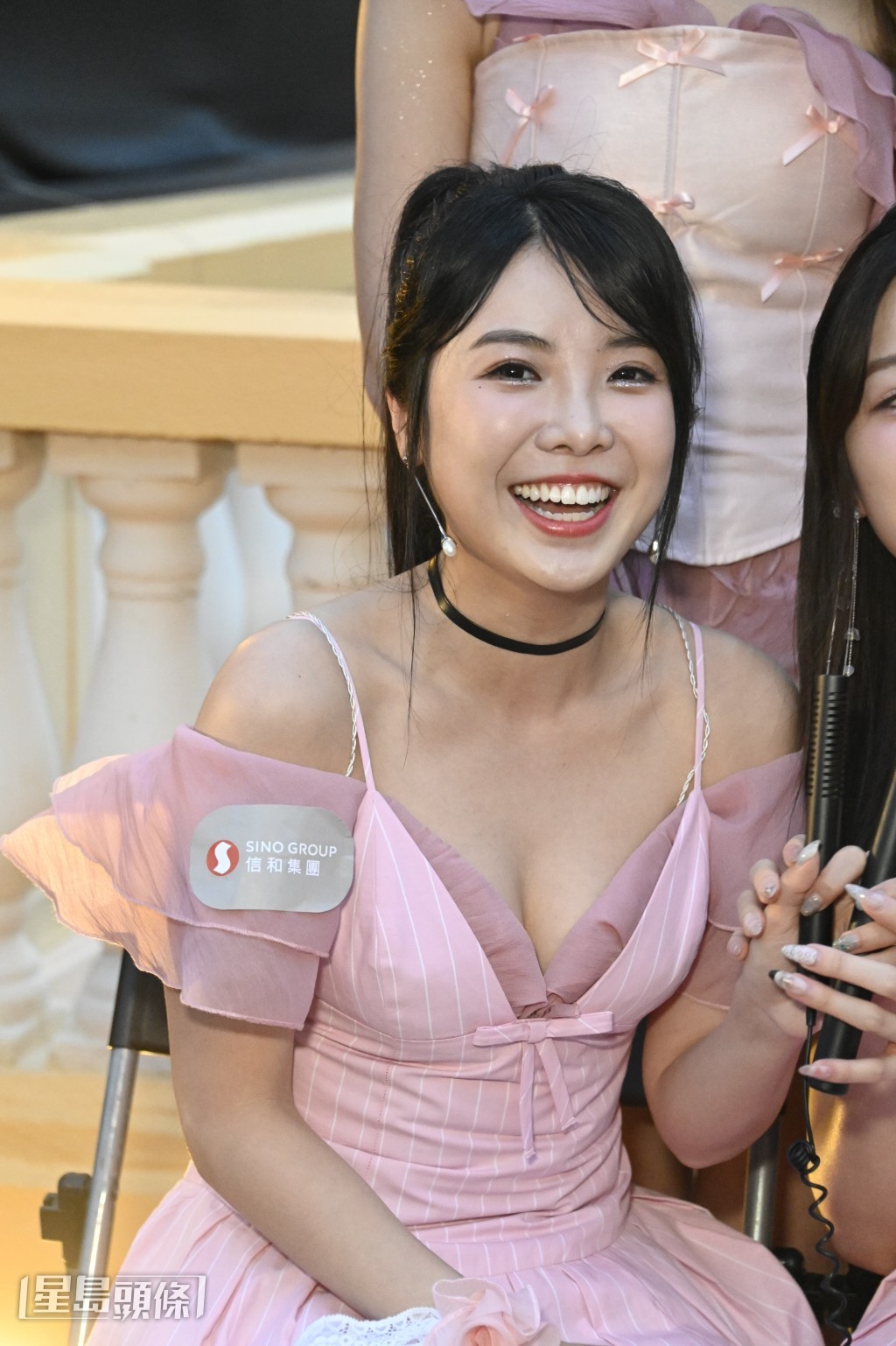MeiMei的服裝最為性感展露「事業線」 MeiMei的服裝最為性感展露「事業線」