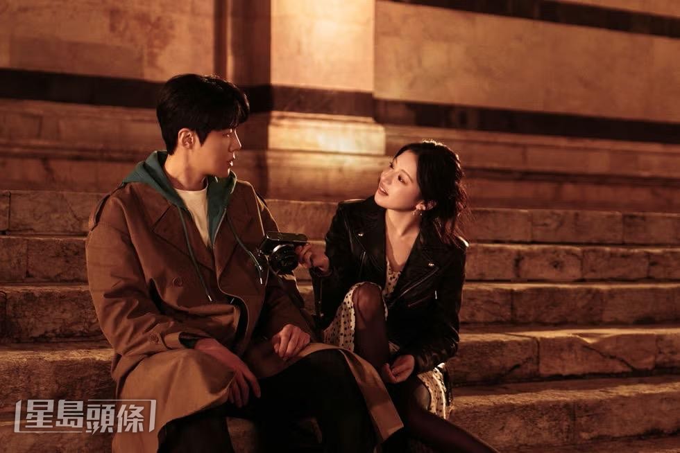 金宣虎近期憑與高允貞合作的《愛情怎魔翻譯?》,人氣再急升。 金宣虎近期憑與高允貞合作的《愛情怎魔翻譯?》,人氣再急升。