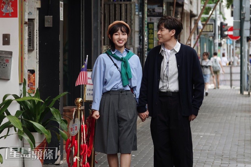 《是日戀愛》MV中的Frankie與女友本來感情甚甜蜜。 《是日戀愛》MV中的Frankie與女友本來感情甚甜蜜。