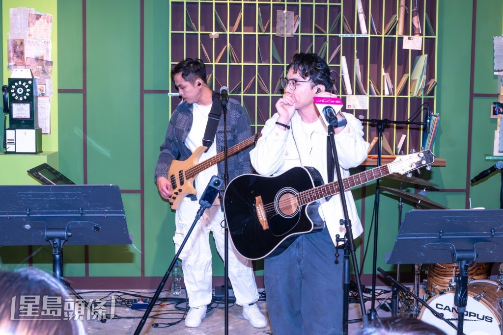 Van回想夾band的初心，一度感觸哽咽落淚。