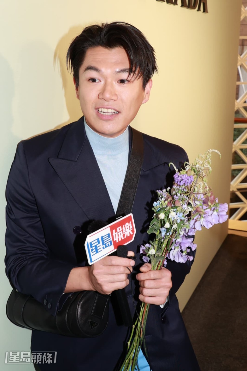 他表示，今年收到一個覺得很窩心的禮物，是一位朋友傳給他的一個歌單。