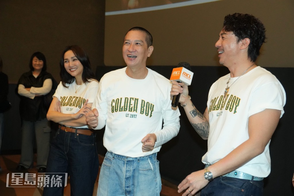 還妙語連珠當眾解構阿聰「打假波」練出來的朱古力身材。 還妙語連珠當眾解構阿聰「打假波」練出來的朱古力身材。