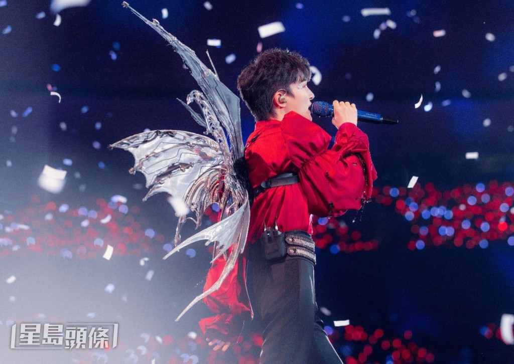 結束後,「深深的」巡迴演唱會正式開啟。 結束後,「深深的」巡迴演唱會正式開啟。