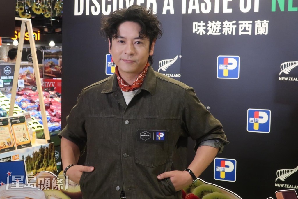 問到多不多fans去睇牙？他坦言：「不嬲都唔少。」