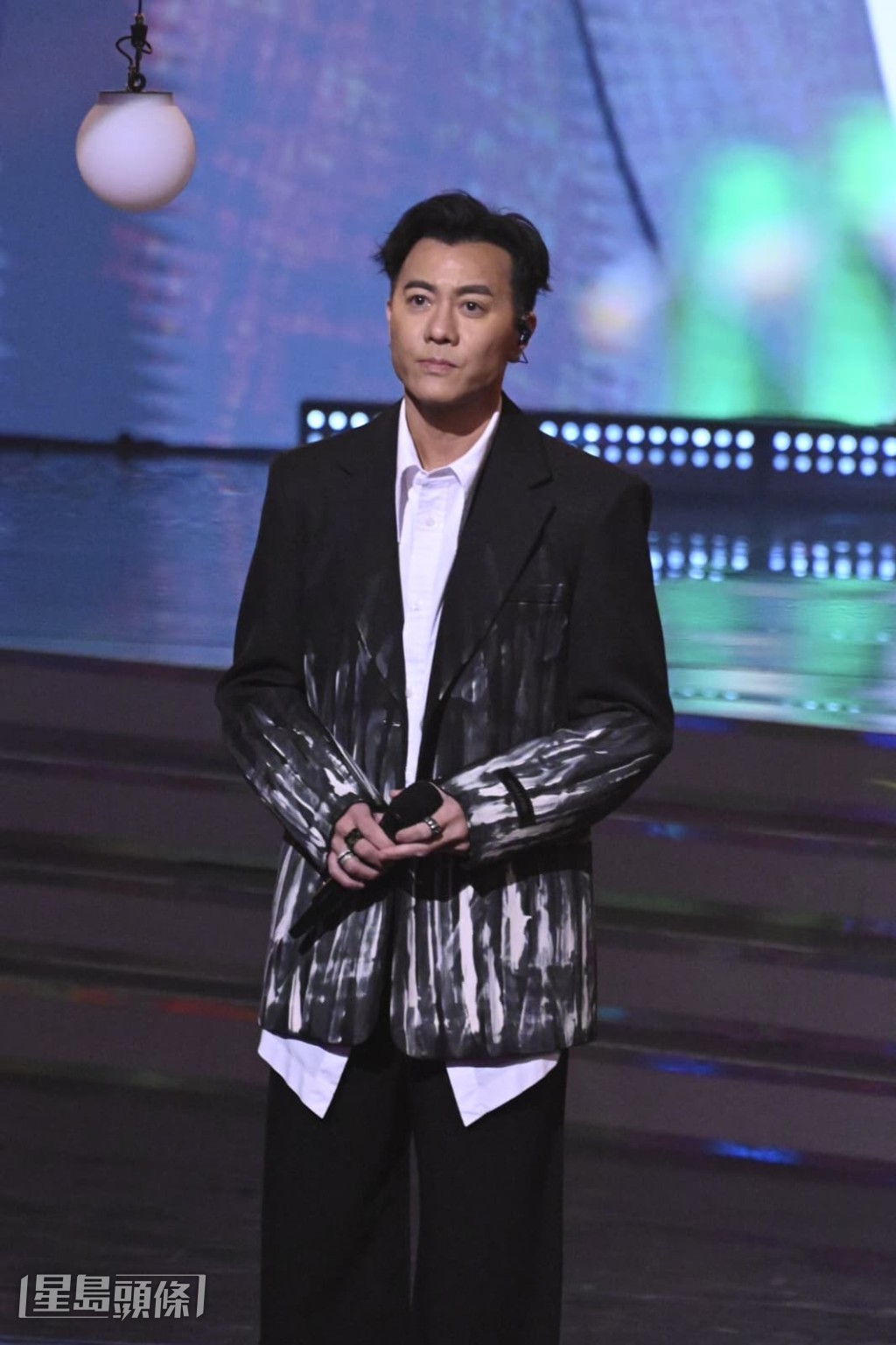 梁漢文壓軸演出。 梁漢文壓軸演出。