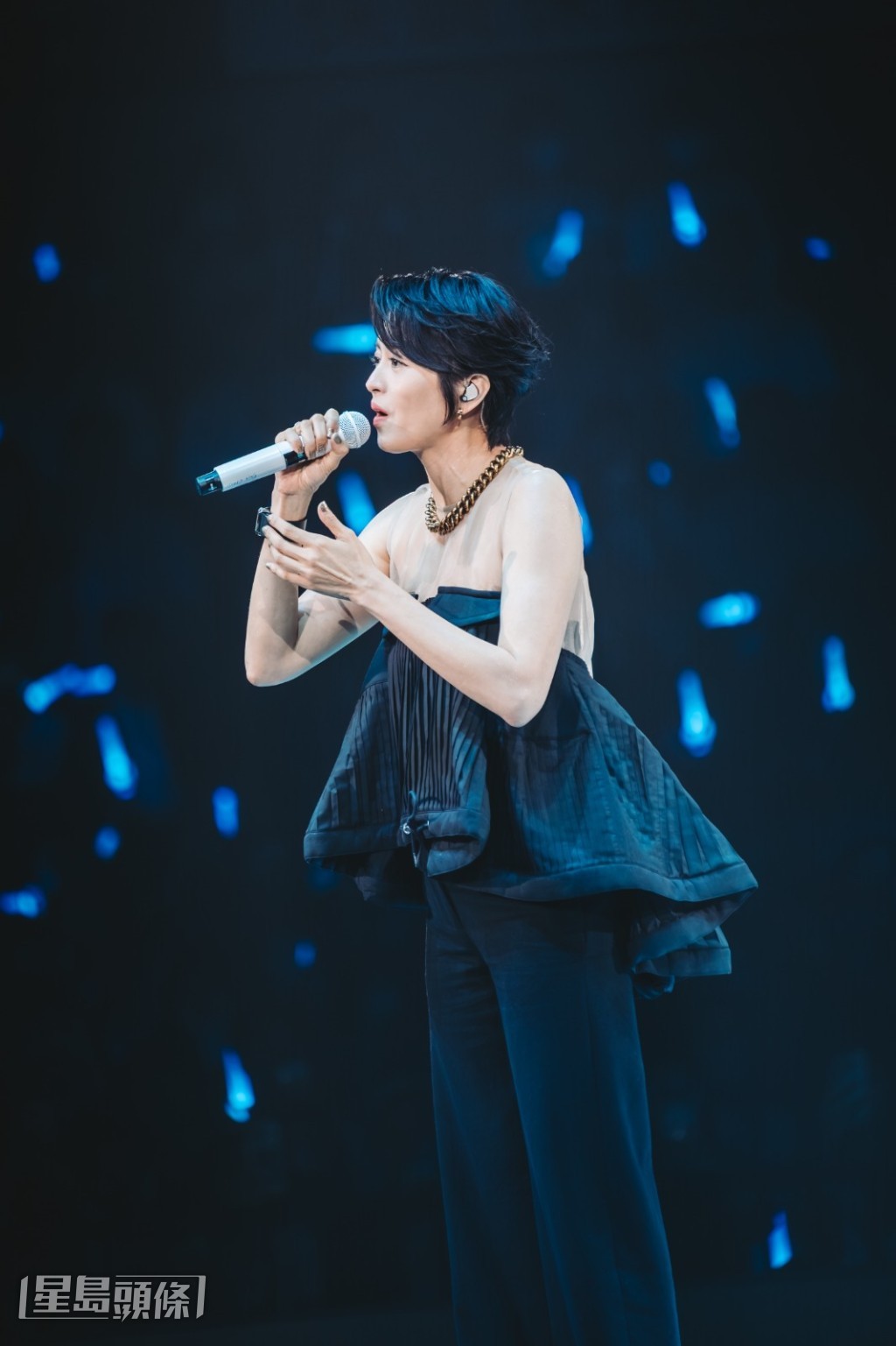 Gigi一登場便與家謙溫情合唱《某年仲夏》 Gigi一登場便與家謙溫情合唱《某年仲夏》