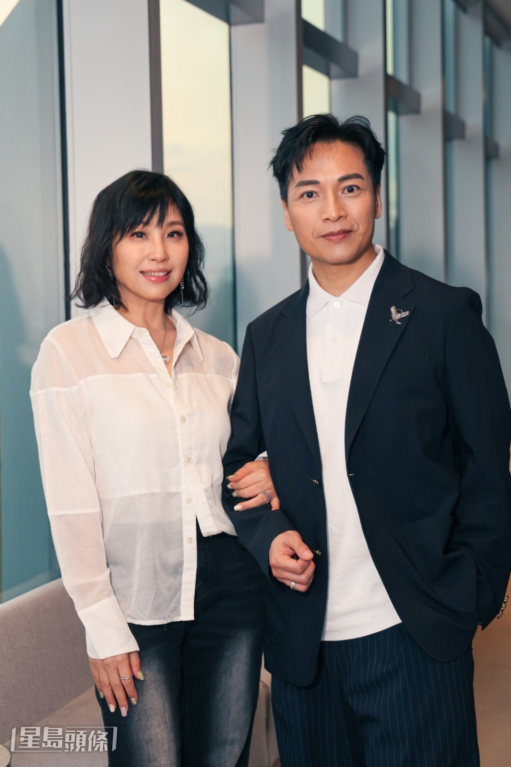 今次《唔妥你還是愛你》的主題圍繞男女之間糾纏不清、又愛又恨的種種故事，非常生活化。