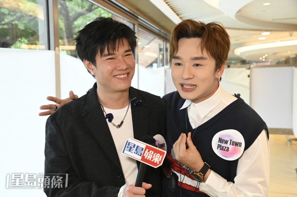 王鄭浚仁表示想與Deep V獅子王合唱。 王鄭浚仁表示想與Deep V獅子王合唱。