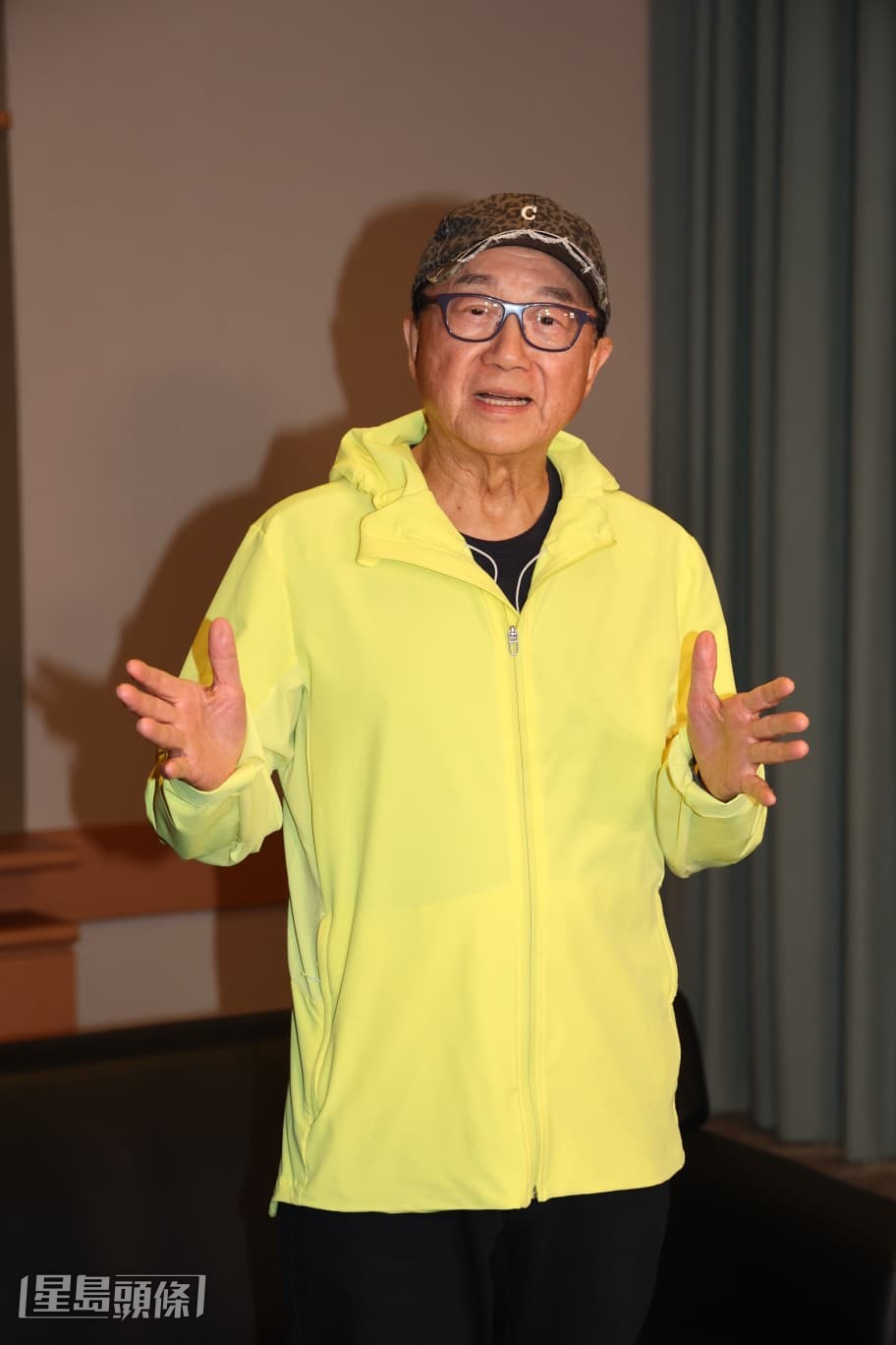 當年陳欣健提及想轉行,許冠文指他的性格太浪漫,不適合做有規律的警察,便叫他轉行拍戲。 當年陳欣健提及想轉行,許冠文指他的性格太浪漫,不適合做有規律的警察,便叫他轉行拍戲。