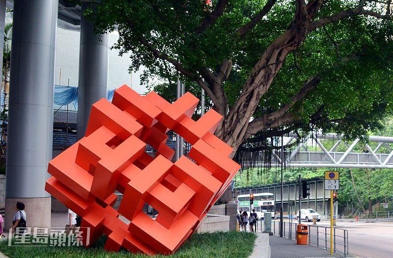 房委會4月1日已向約21萬新一輪「富戶政策」申報周期的公屋租戶派發申報表。資料圖片