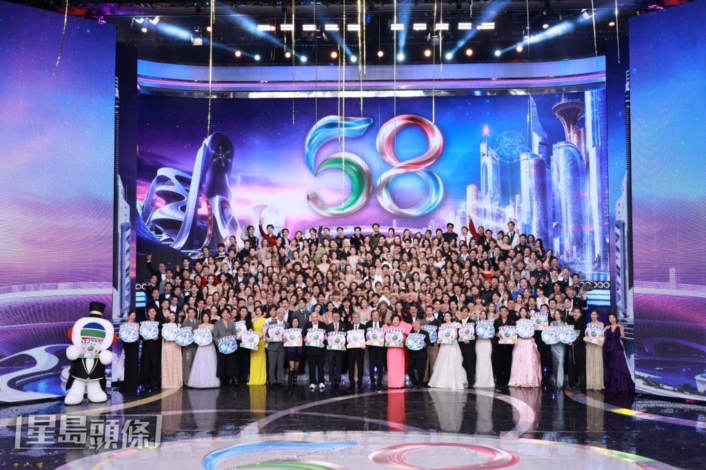 台慶當晚,上下一心喊出「12月7號你都一齊投票啦」口號。 台慶當晚,上下一心喊出「12月7號你都一齊投票啦」口號。