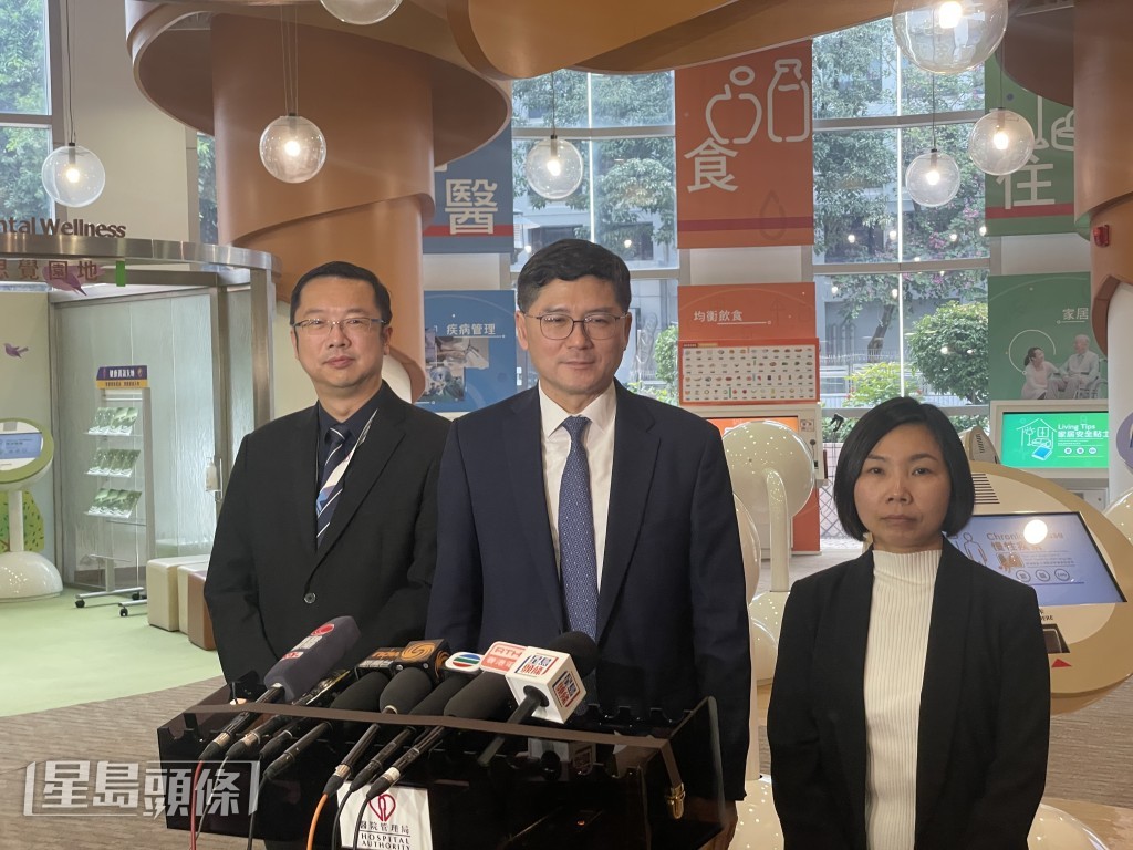 高拔升(中)指医管局同事对试行以生成式AI协助撰写医疗报告反应正面。萧博禧摄 高拔升(中)指医管局同事对试行以生成式AI协助撰写医疗报告反应正面。萧博禧摄