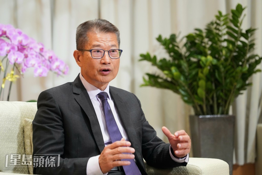 陳茂波強調不容許「同時衝擊股票市場和貨幣市場」情況再發生。葉偉豪攝 陳茂波強調不容許「同時衝擊股票市場和貨幣市場」情況再發生。葉偉豪攝