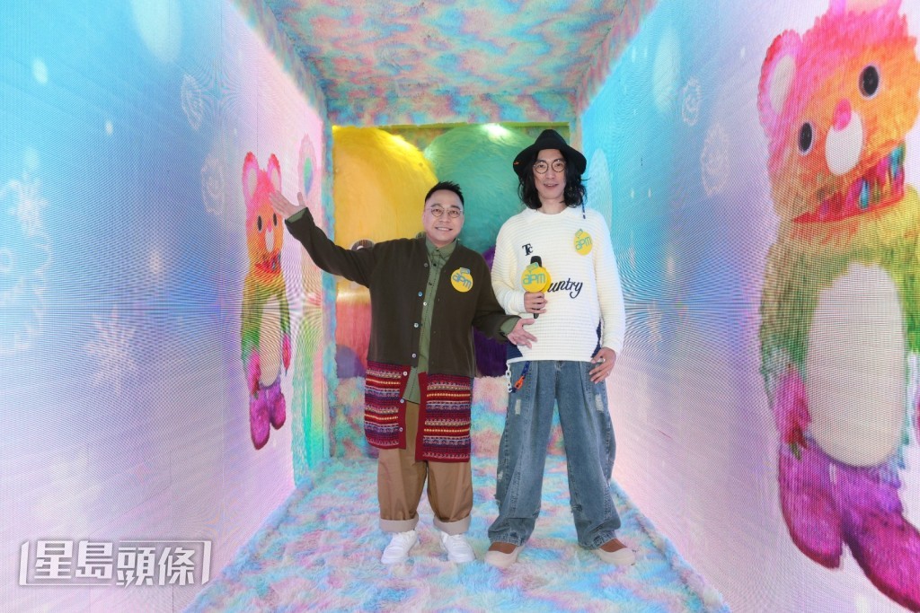 農夫陸永權（陸永）和鄭詩君（C君）在除夕夜蒞臨商場舉辦的除夕倒數夜活動並擔任嘉賓。