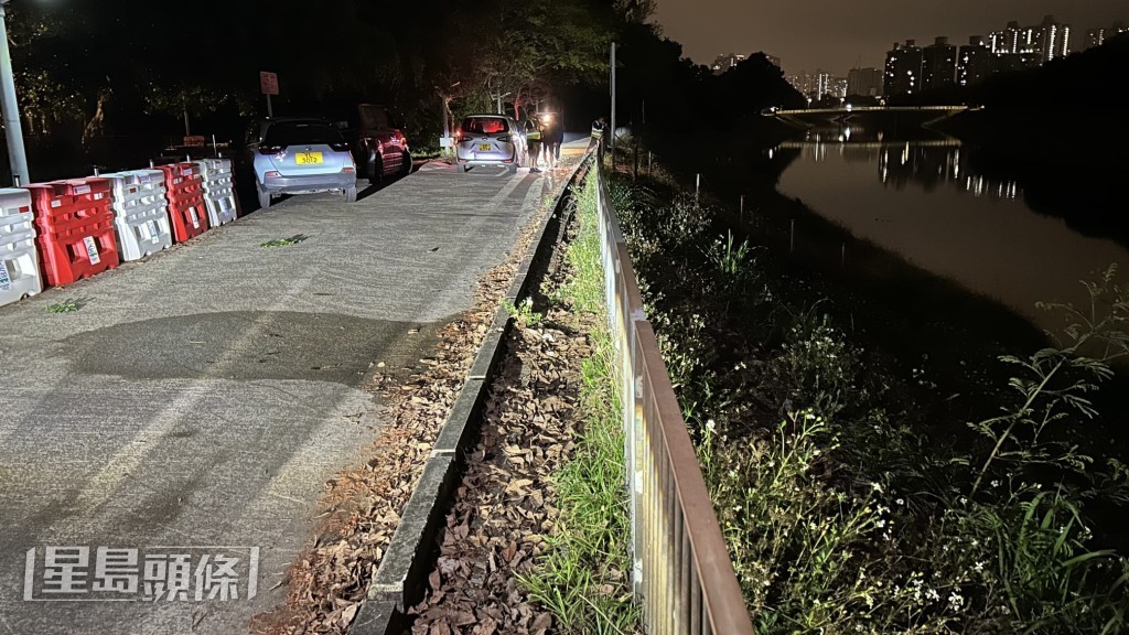 岸上有一灘水漬。蔡楚輝攝