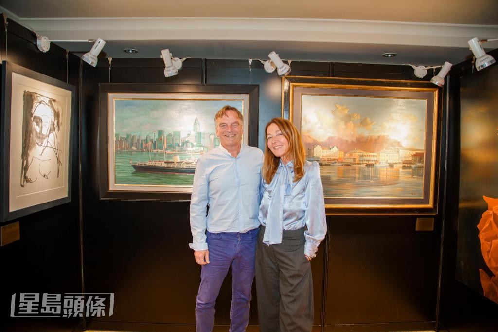 知名藝術顧問Tanya Baxter與畫家丈夫Pip Todd-Warmoth情定於香港,這次來港出席藝術展,意義重大。 知名藝術顧問Tanya Baxter與畫家丈夫Pip Todd-Warmoth情定於香港,這次來港出席藝術展,意義重大。