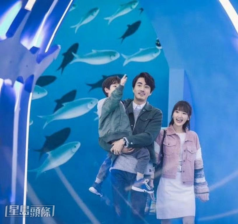 在《三十而已》中，扮演面对婚姻困局的小女人。