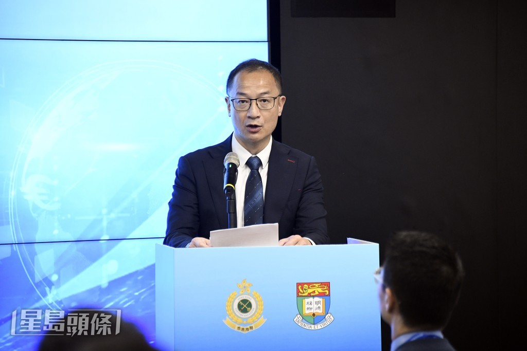 海關助理關長黃浩然在閉幕禮致辭。楊偉亨攝 海關助理關長黃浩然在閉幕禮致辭。楊偉亨攝