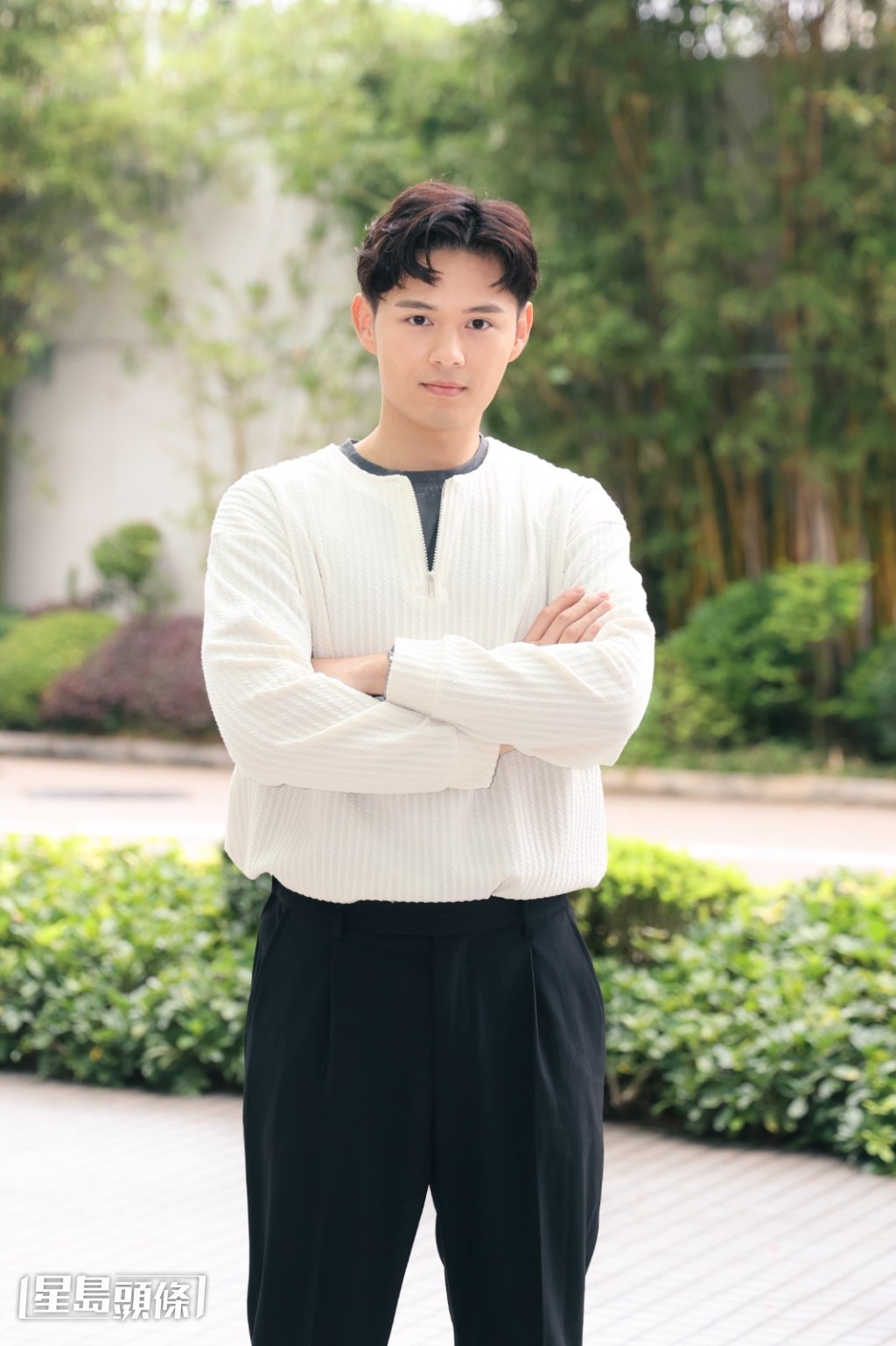 他指在眾少年犯演員中屬於年長一輩，除了減磅去配合演出外，如何精準捕捉到學生的純粹是最重要的工作。