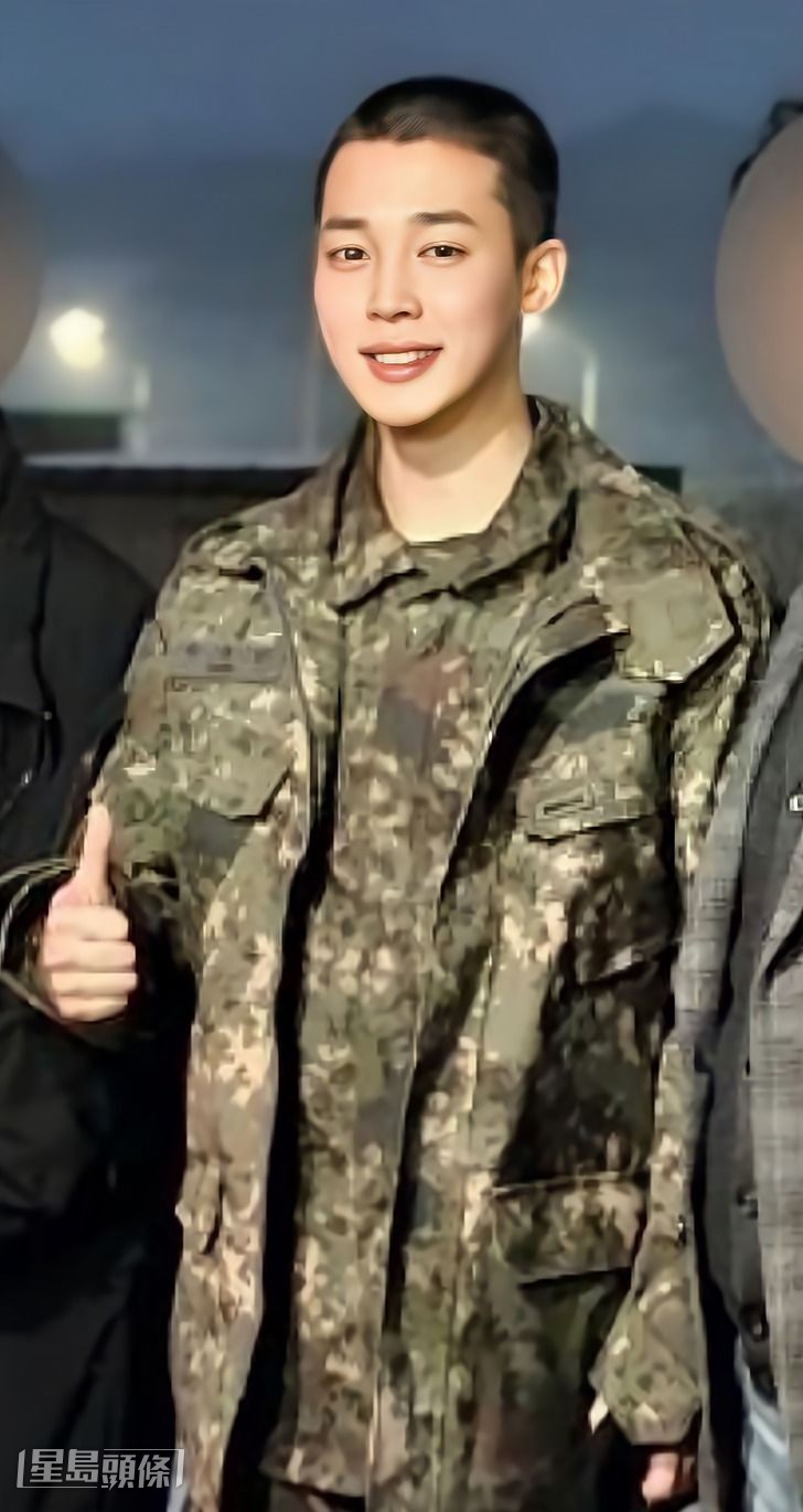 Jimin亦將於11日退伍。 Jimin亦將於11日退伍。