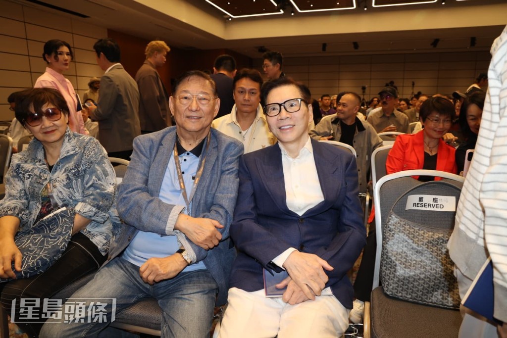 陳欣健邀請了多位圈中朋友到場力撐當中包括向華強。 陳欣健邀請了多位圈中朋友到場力撐當中包括向華強。