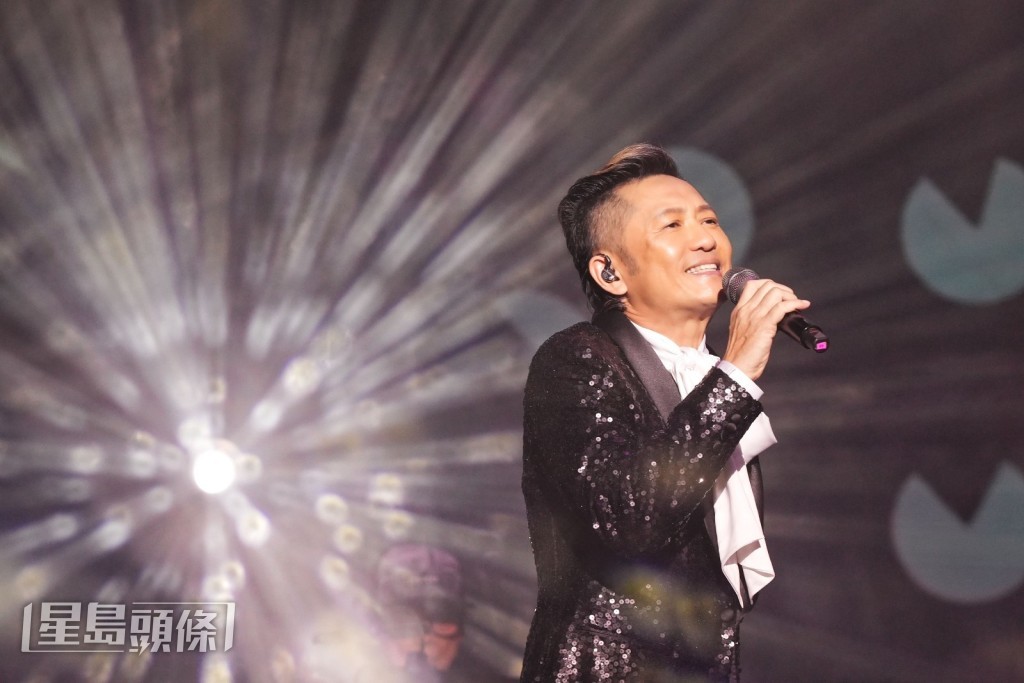 蘇志威演繹《深淵》。 蘇志威演繹《深淵》。