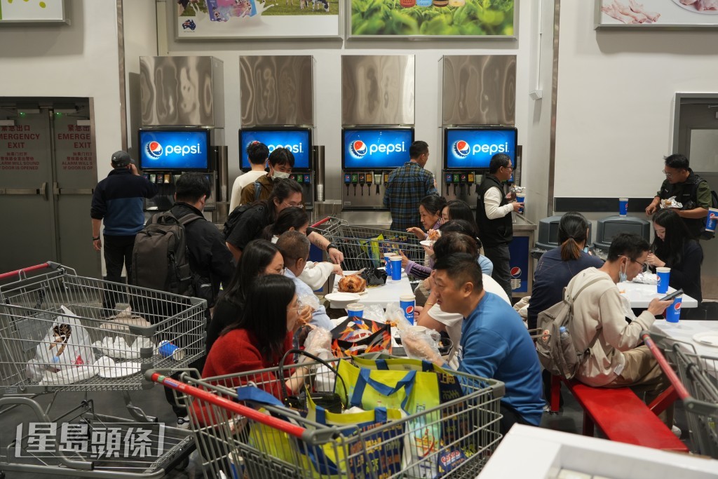 市民收穫豐碩。吳艷玲攝