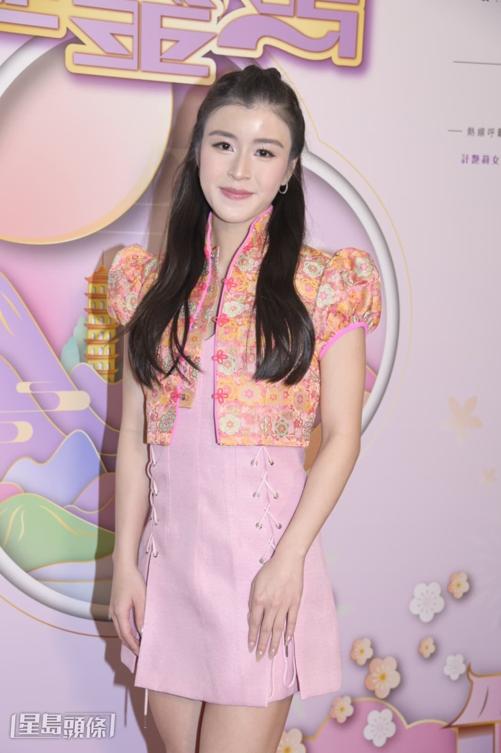 陳詠詩覺得喺而家呢個年齡結婚暫時都未準備好,可能過多兩三年。 陳詠詩覺得喺而家呢個年齡結婚暫時都未準備好,可能過多兩三年。