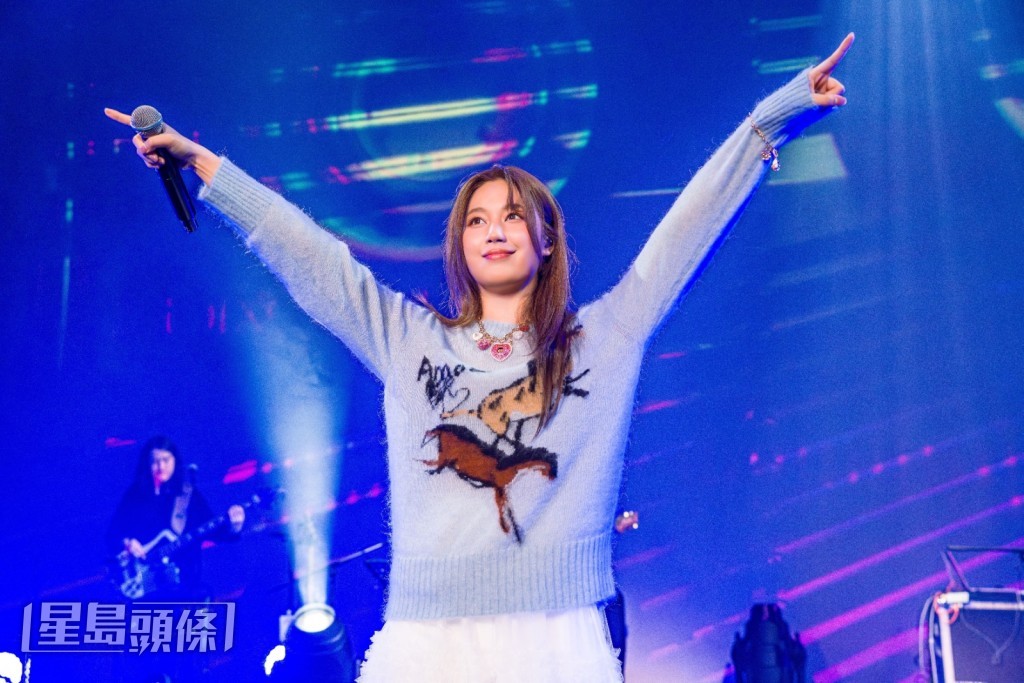 歌單除了她的作品，還演唱林憶蓮、陳奕迅、方大同和薛凱琪等前輩的作品和不少外語歌。