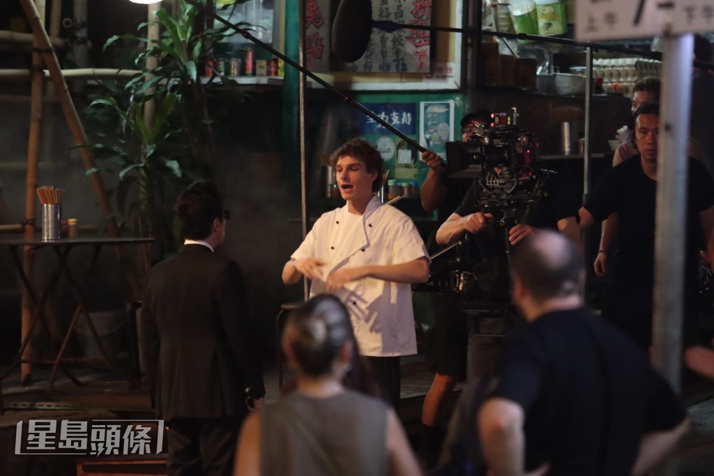 Mason Thames樣子驚喜。