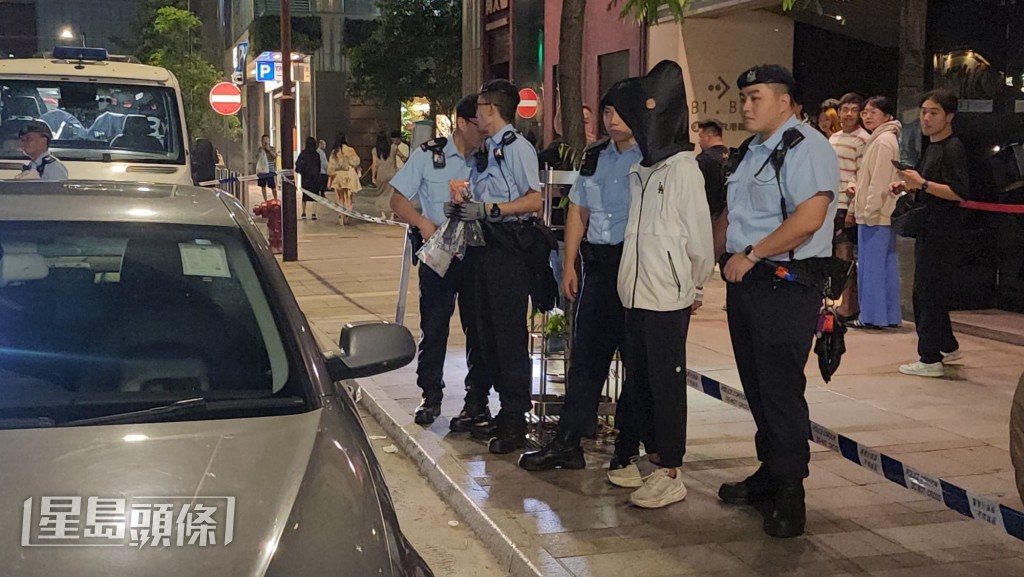 尖沙咀「毒品快餐車」遇查斷正 20歲司機涉販毒無牌駕駛被捕。黎志偉攝