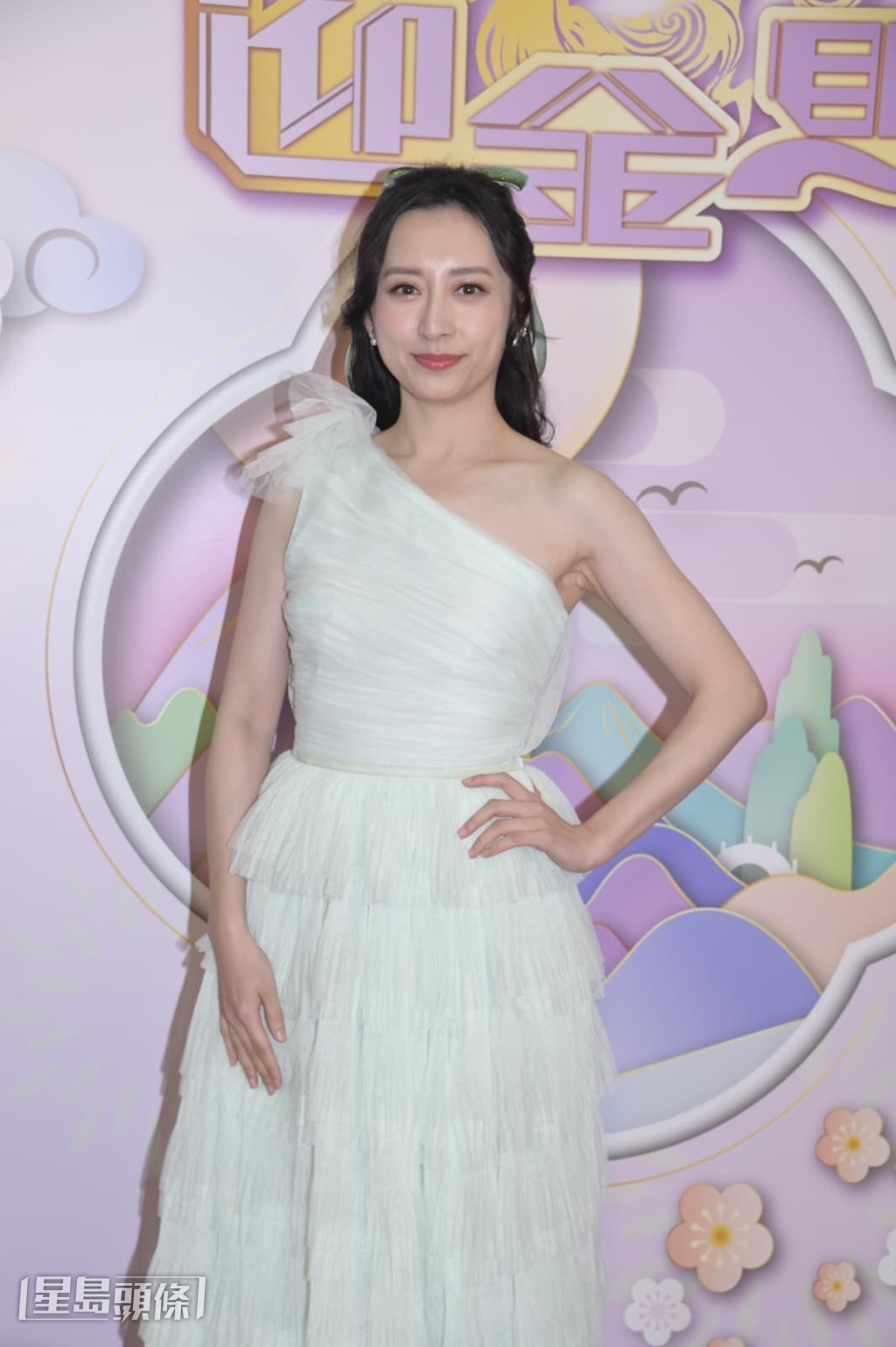 龚嘉欣帮忙解释，表示是因找回《万千星辉颁奖礼2024》得奖者做司仪，所以没有麦美恩是很正常。