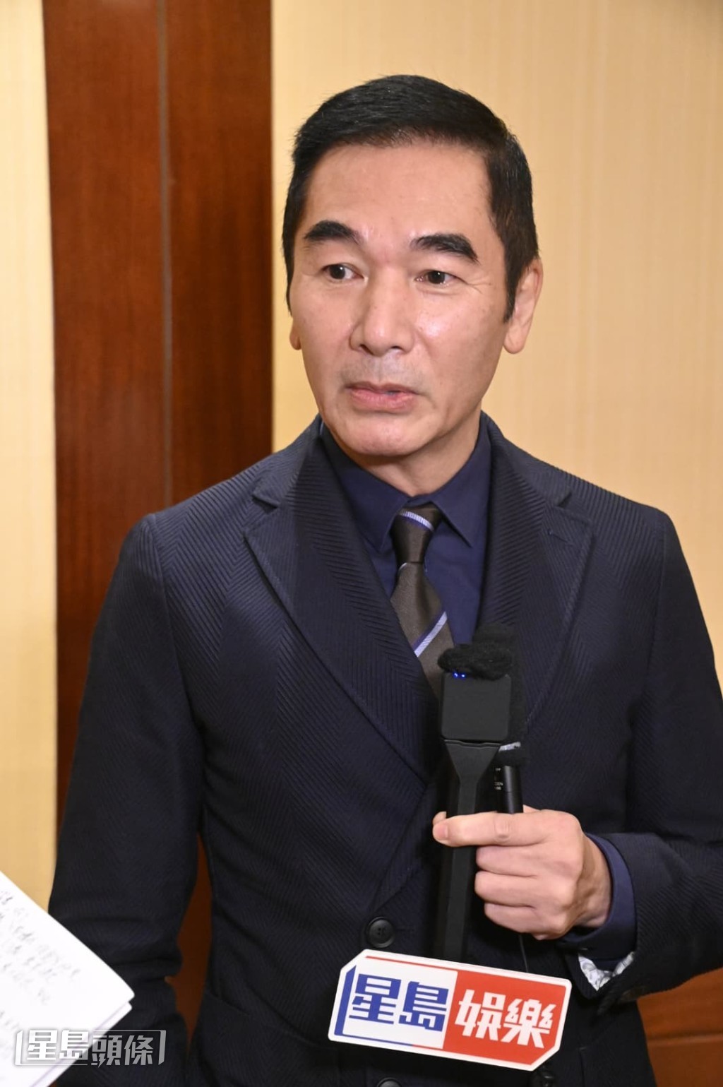 方中信見過囡囡的異性朋友。