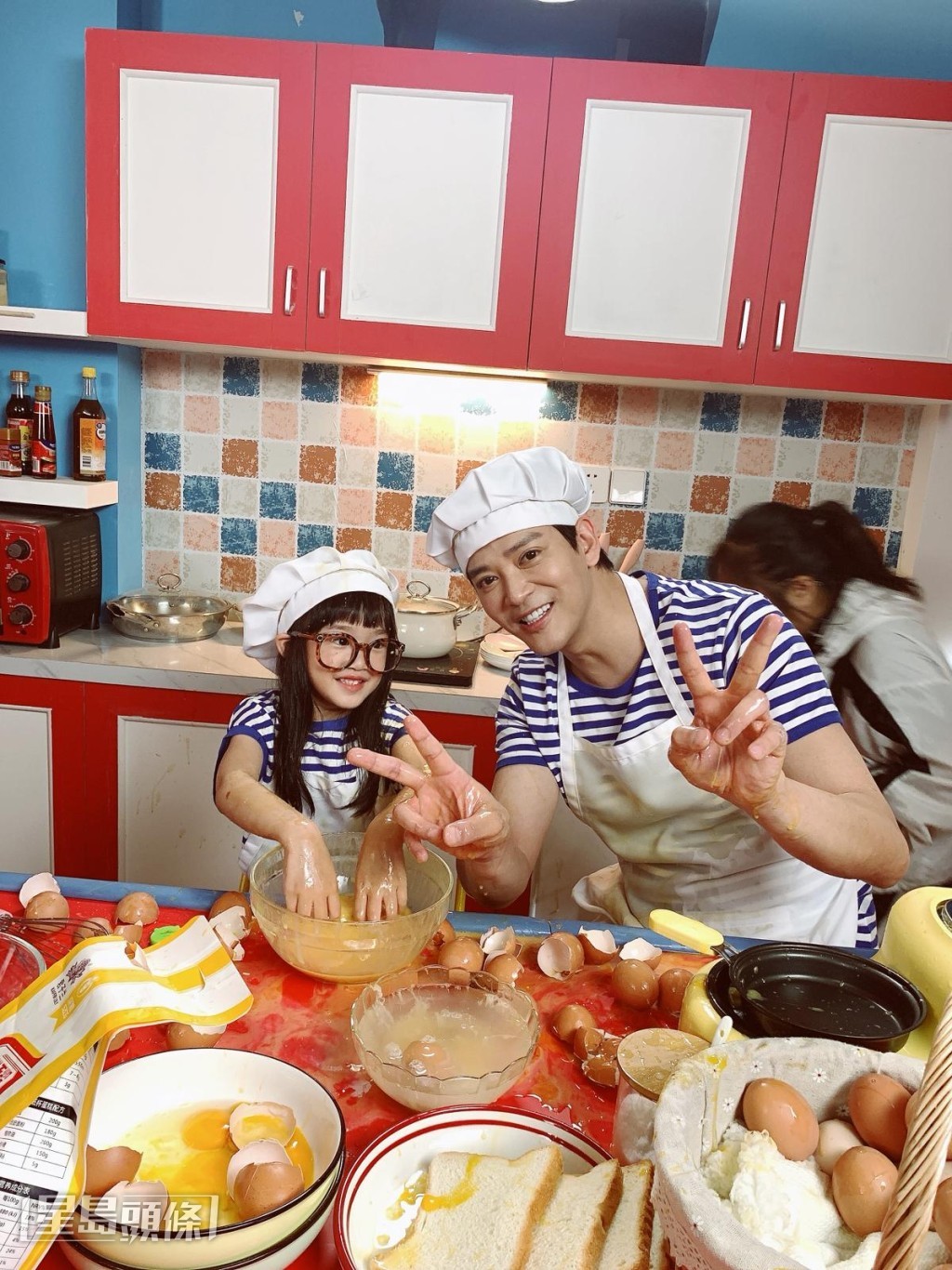 朵朵飾演女兒「可可」。