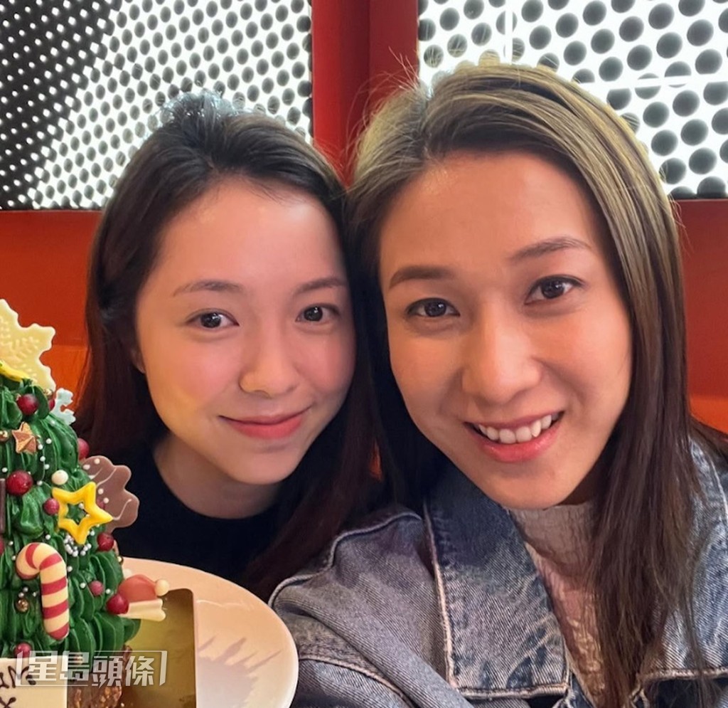 鍾嘉欣是李海銅的兒時偶像，更是對她頗為愛護的好前輩。