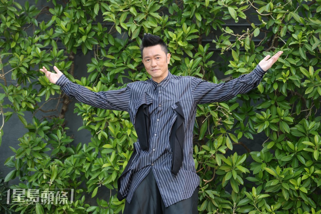 阿細表示：「依家我返到屋企，有時間，我就拎住個健身袋出去。」