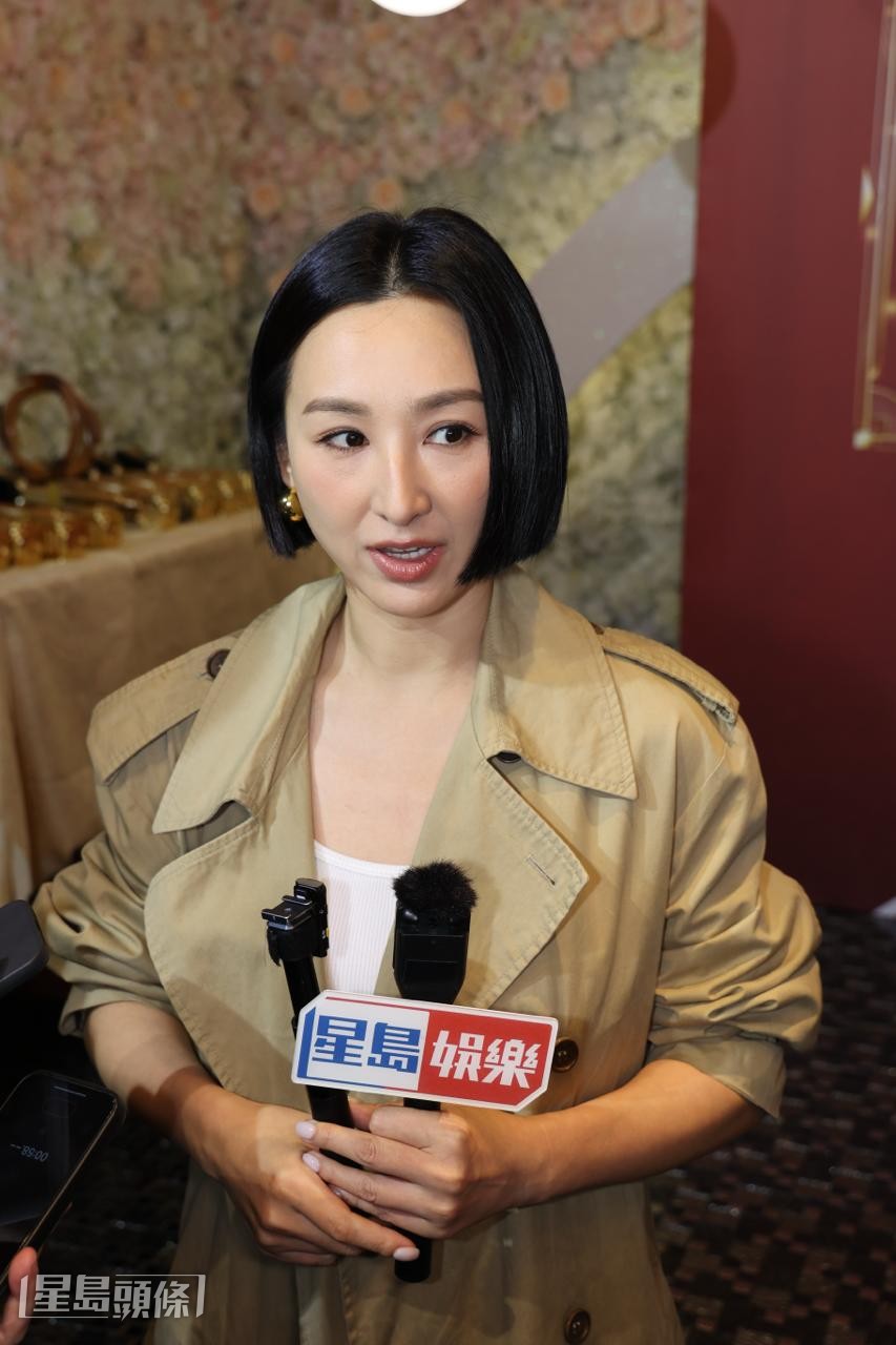 好透露當時在工作中度過,獲《璀》劇劇組為她慶祝。 好透露當時在工作中度過,獲《璀》劇劇組為她慶祝。